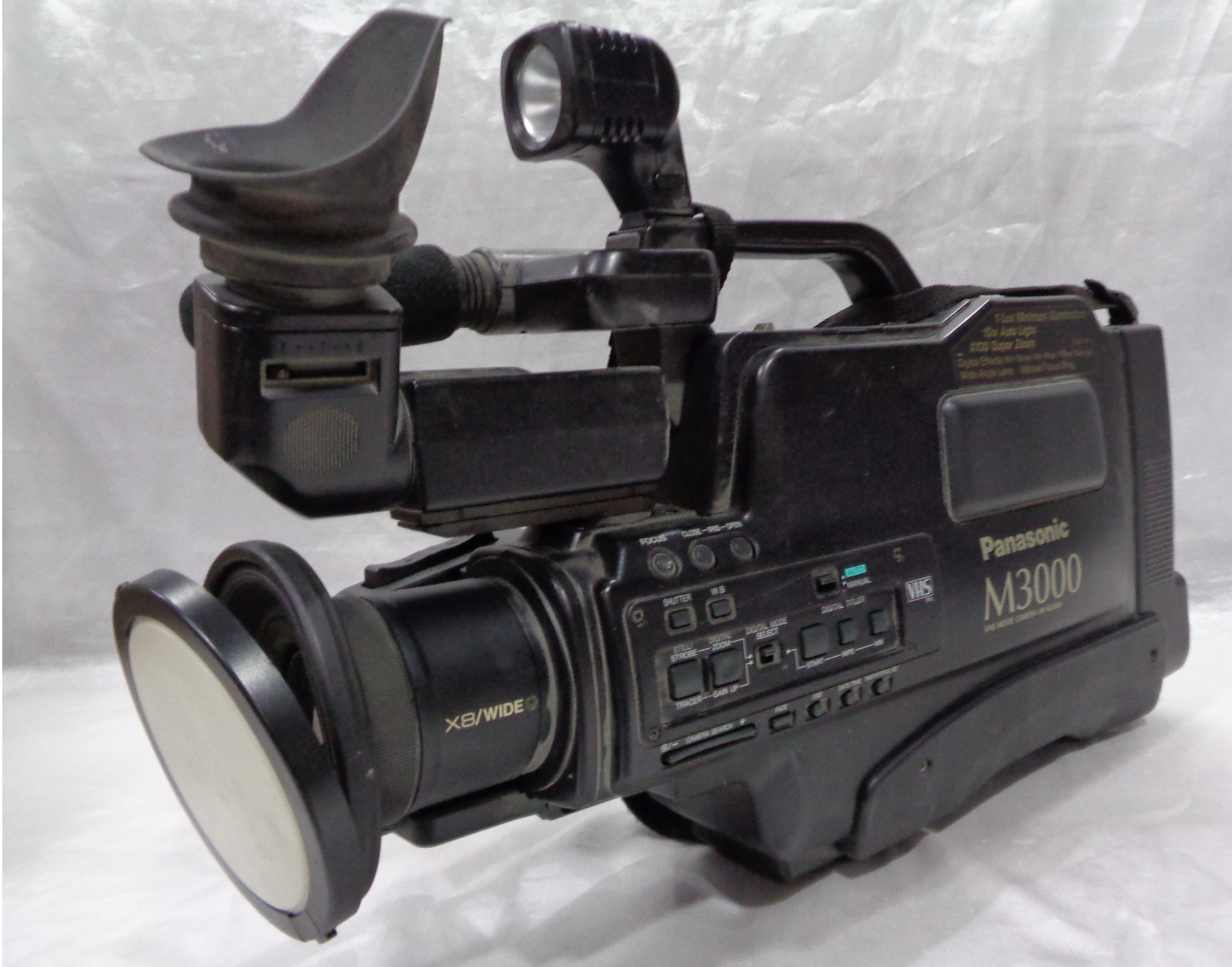 希少 Panasonic NV-AL30 ビデオカメラ（VHS-C） 希少 Panasonic NV-AL30 ビデオカメラ（VHS-C）